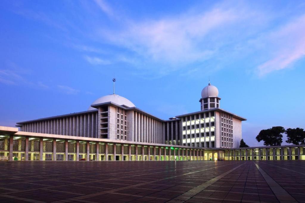 Amaris Hotel Pasar Baru Jakarta Exterior foto