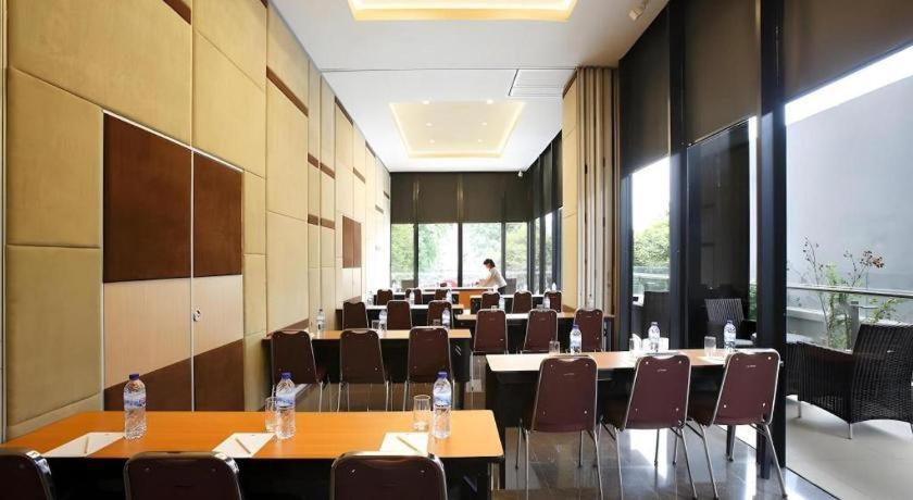 Amaris Hotel Pasar Baru Jakarta Exterior foto