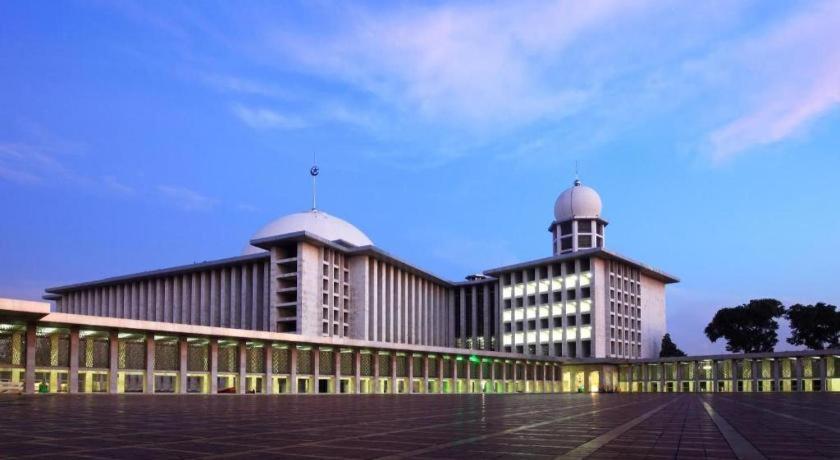 Amaris Hotel Pasar Baru Jakarta Exterior foto